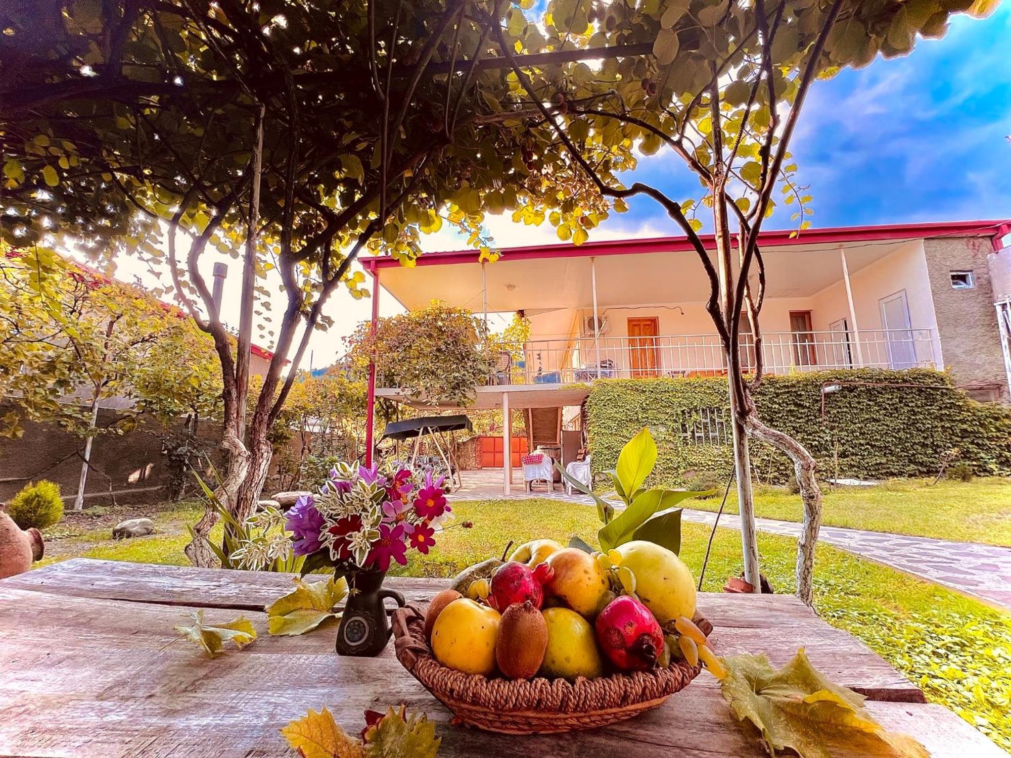 Home Inn-Guesthouse لاجوديخي المظهر الخارجي الصورة