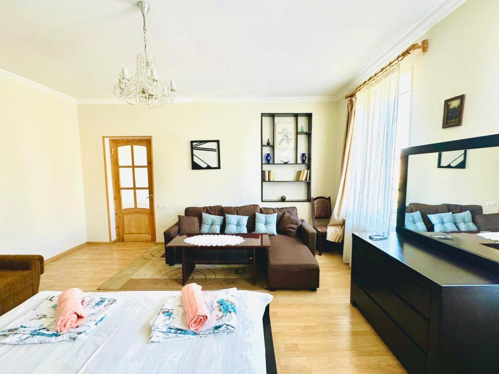 Home Inn-Guesthouse لاجوديخي المظهر الخارجي الصورة
