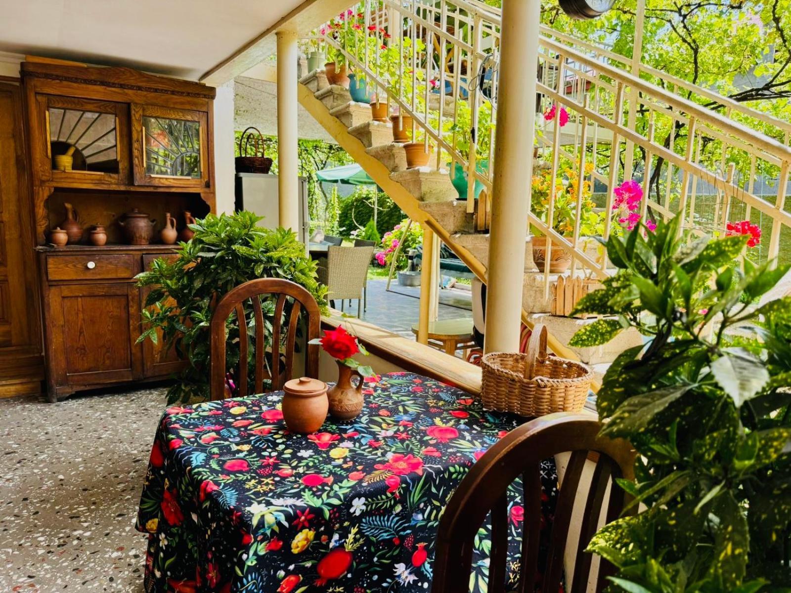 Home Inn-Guesthouse لاجوديخي المظهر الخارجي الصورة