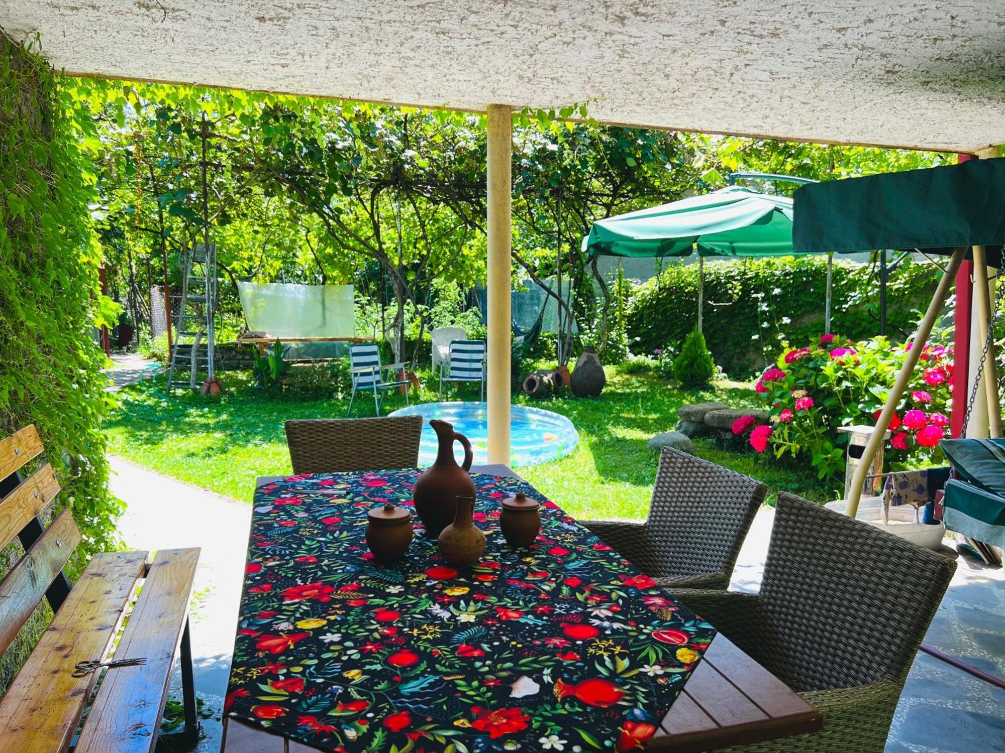 Home Inn-Guesthouse لاجوديخي المظهر الخارجي الصورة