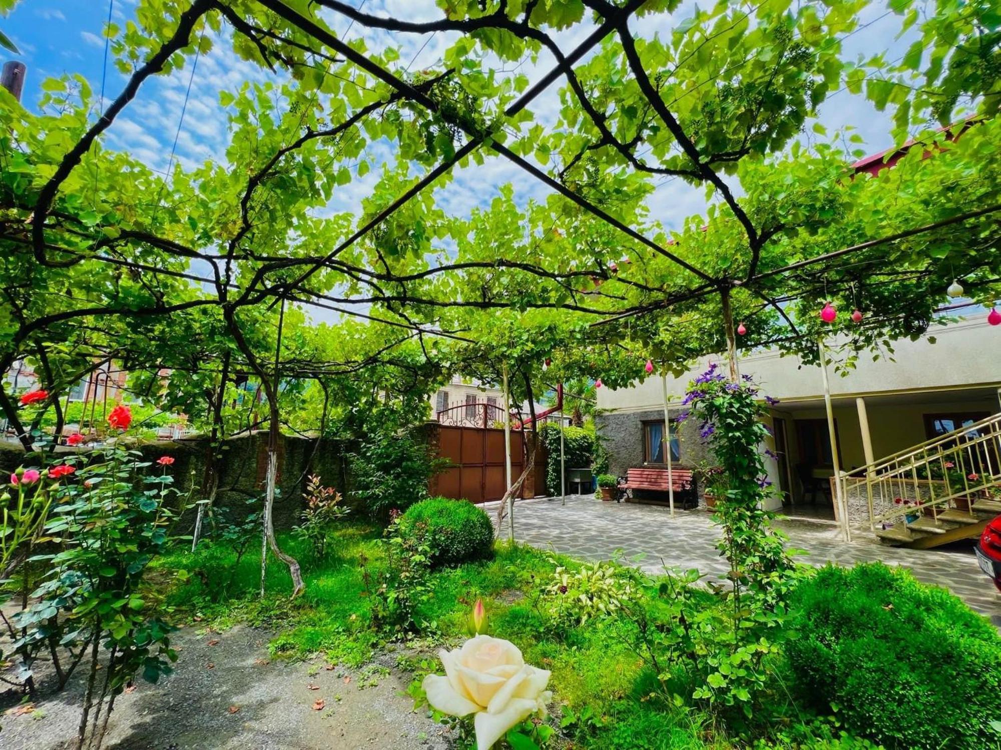 Home Inn-Guesthouse لاجوديخي المظهر الخارجي الصورة